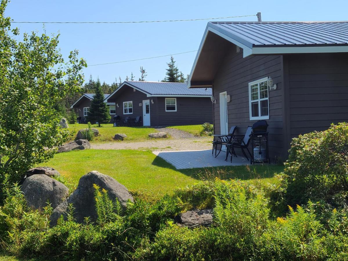 Lonely Rock Seaside Bungalows Larry's River Exterior photo