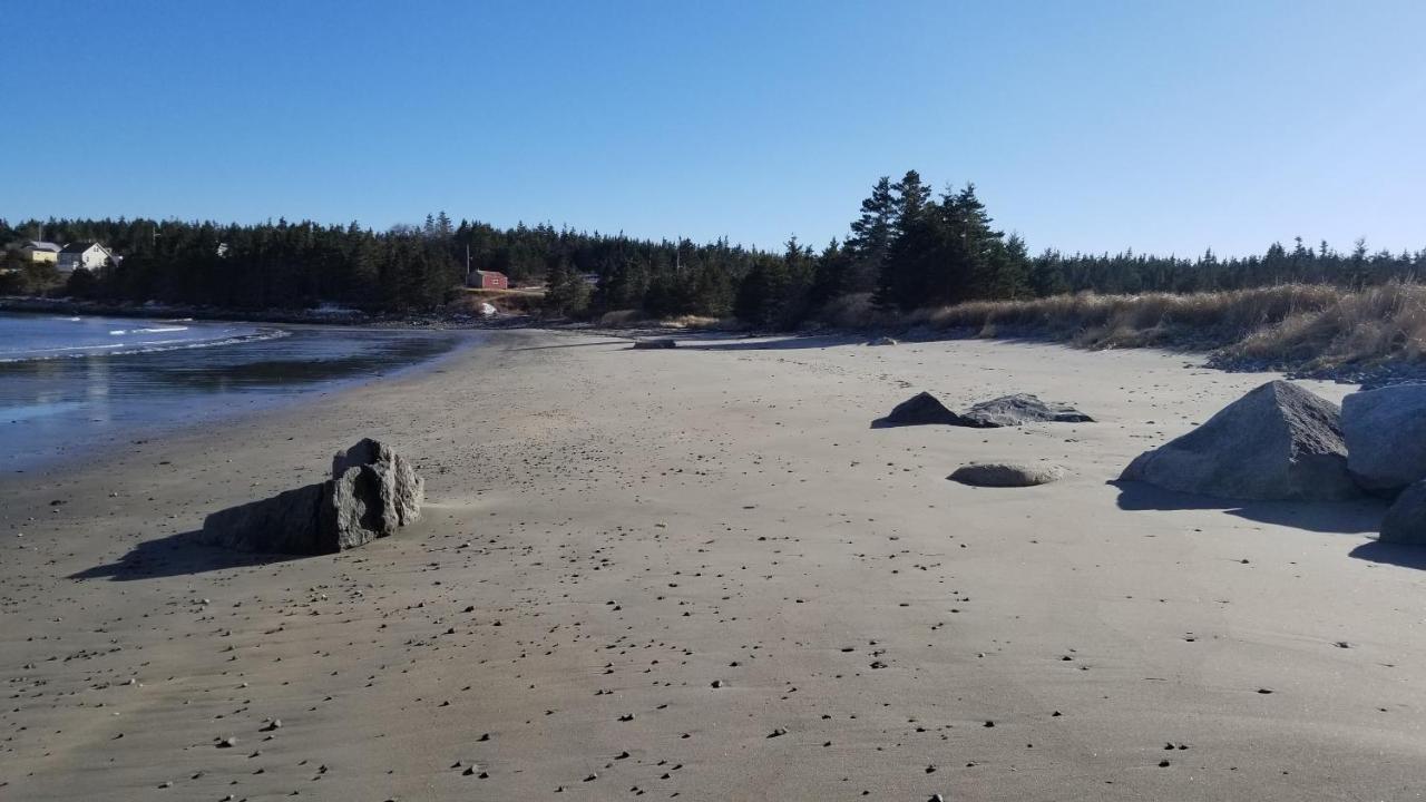 Lonely Rock Seaside Bungalows Larry's River Exterior photo