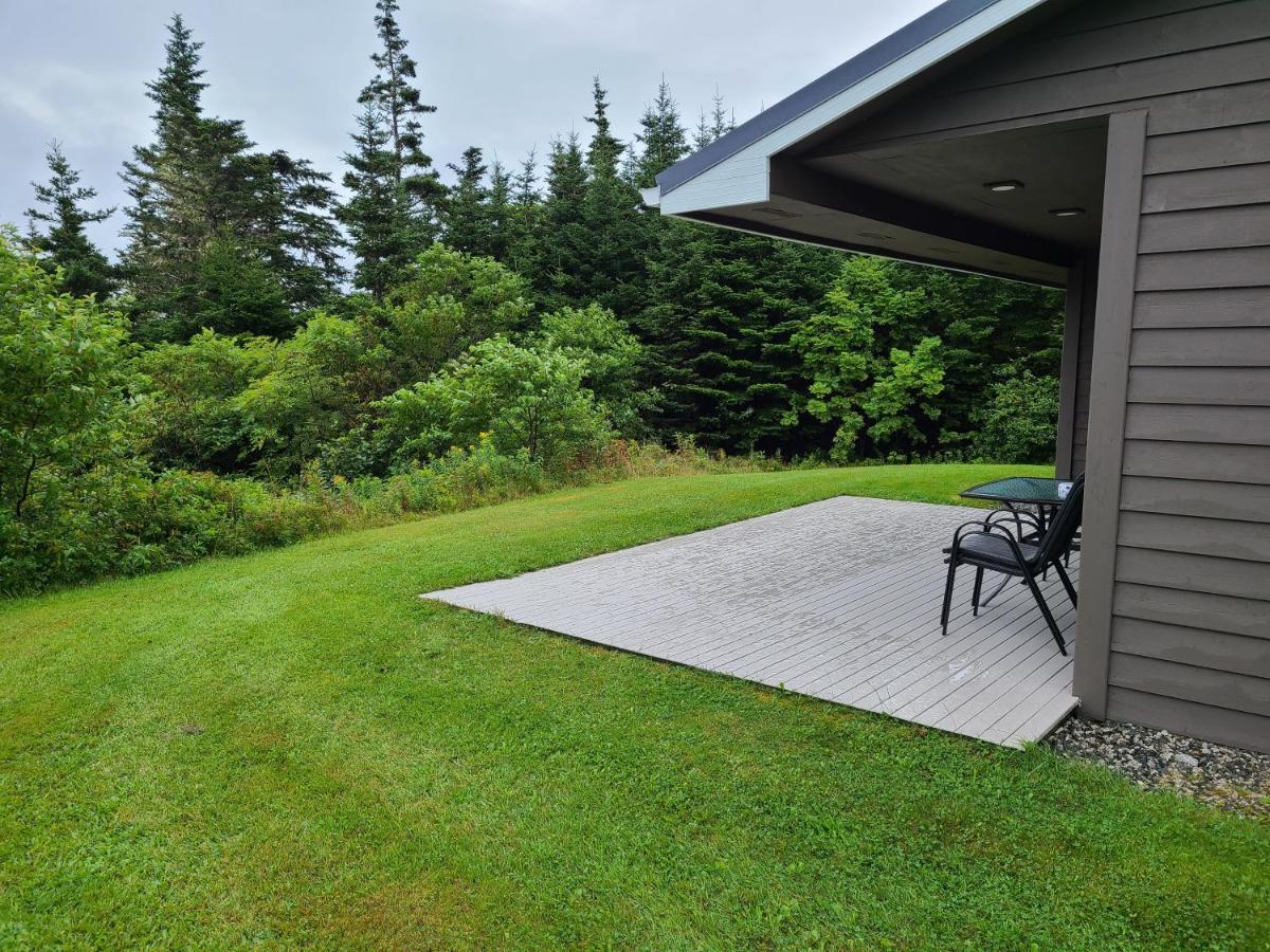 Lonely Rock Seaside Bungalows Larry's River Exterior photo